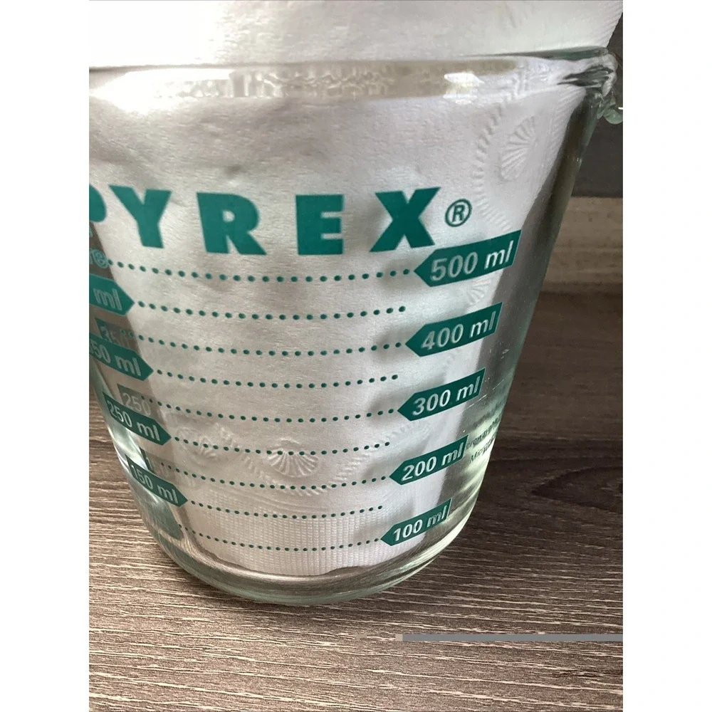 Vintage Pyrex Green Letter 2 Cups Measuring Cup - No Chips
